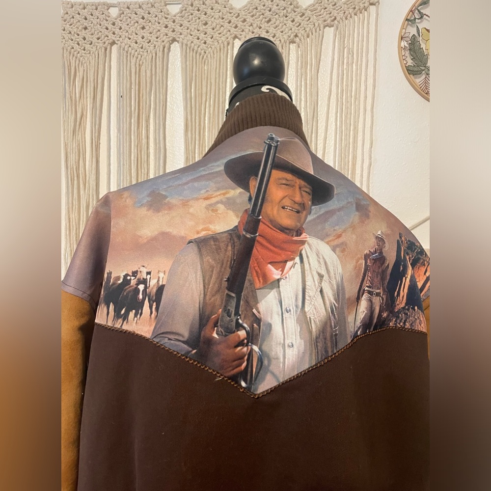 The Duke: John Wayne XXL coat in pristine condition. Size XXL